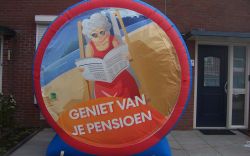 Verkeersbord met leeftijd, Pensioen of Geslaagd 3